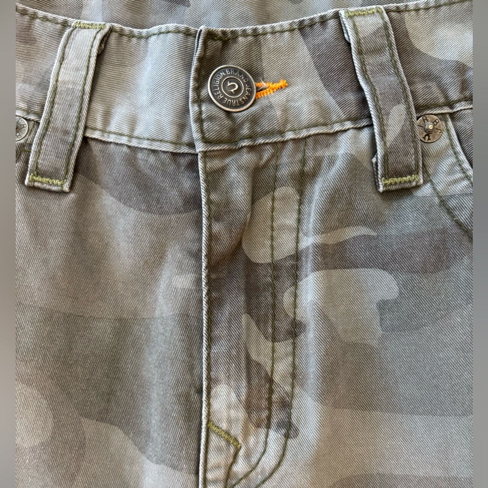 True Religion Ricky camouflage jeans. Very Good Condition! Grey/Green. 34” x 34” - Picture 4 of 14